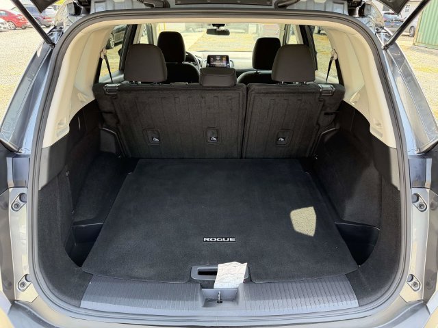 Used 2023 Nissan Rogue S AWD/4WD image 14