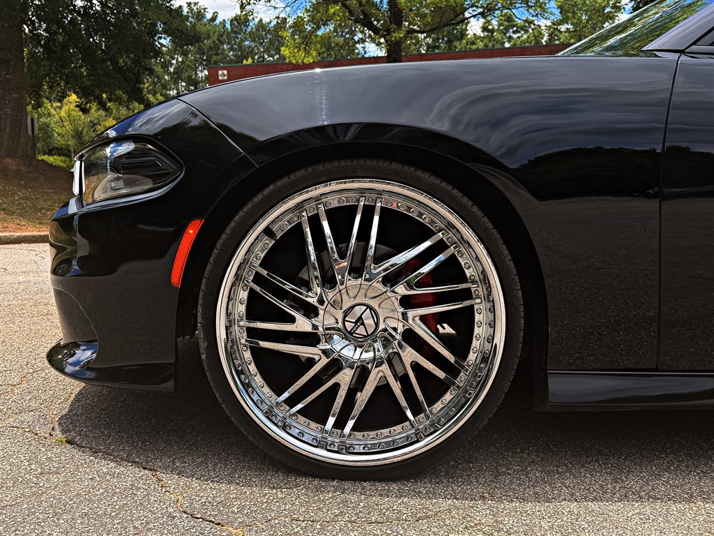 Used 2019 Dodge Charger Scat Pack w/ Dynamics Package RWD image 9