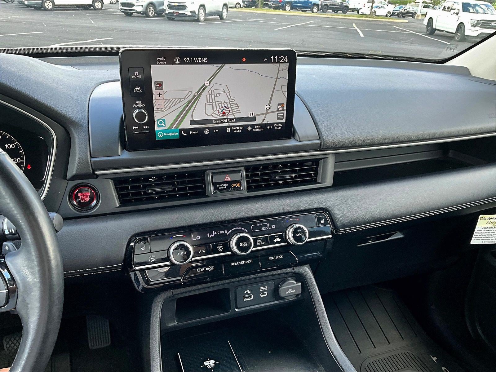Used 2023 Honda Pilot Touring image 15