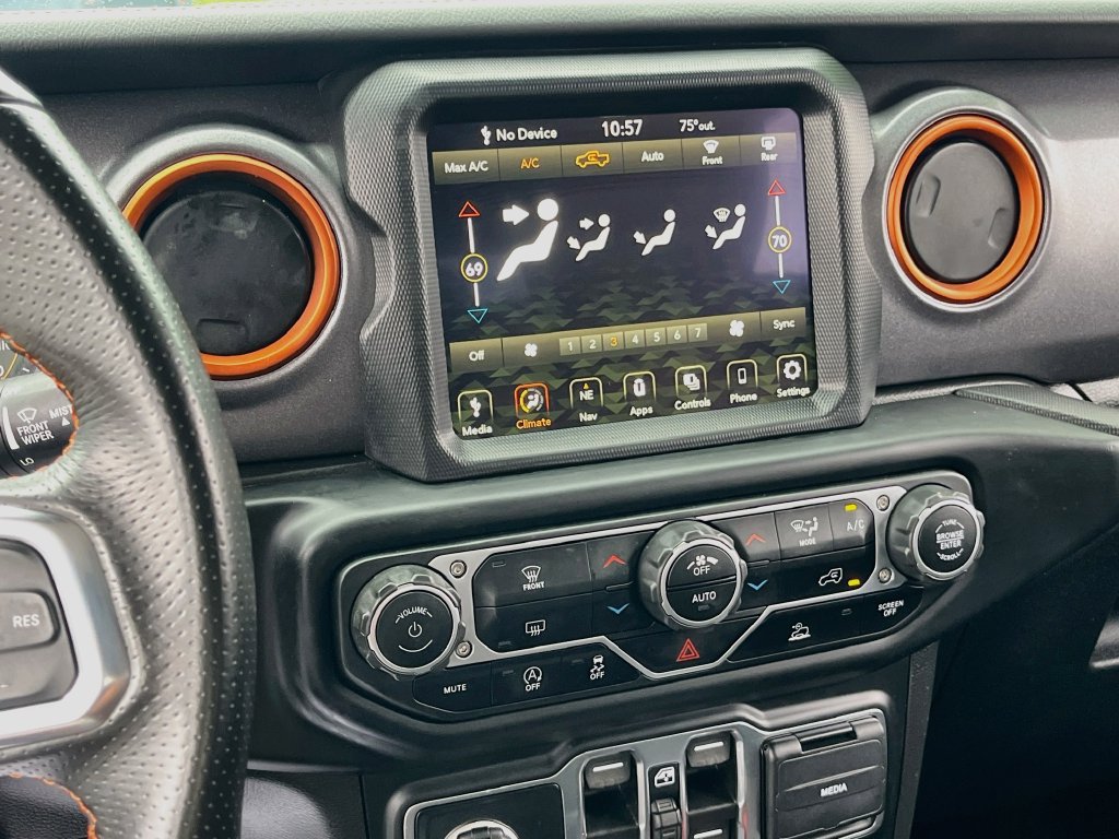 Used 2023 Jeep Gladiator Mojave w/ LED Lighting Group AWD/4WD image 16