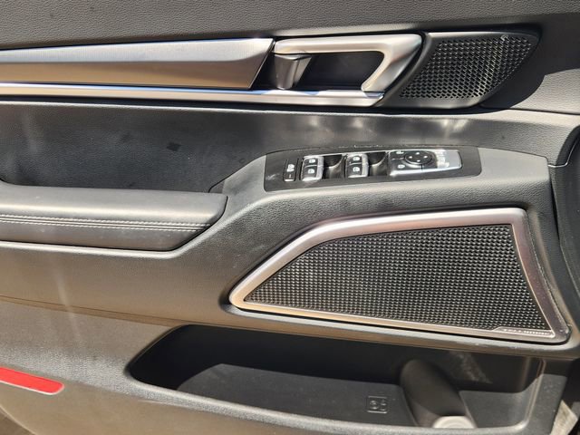 Used 2025 Kia Telluride LX image 17