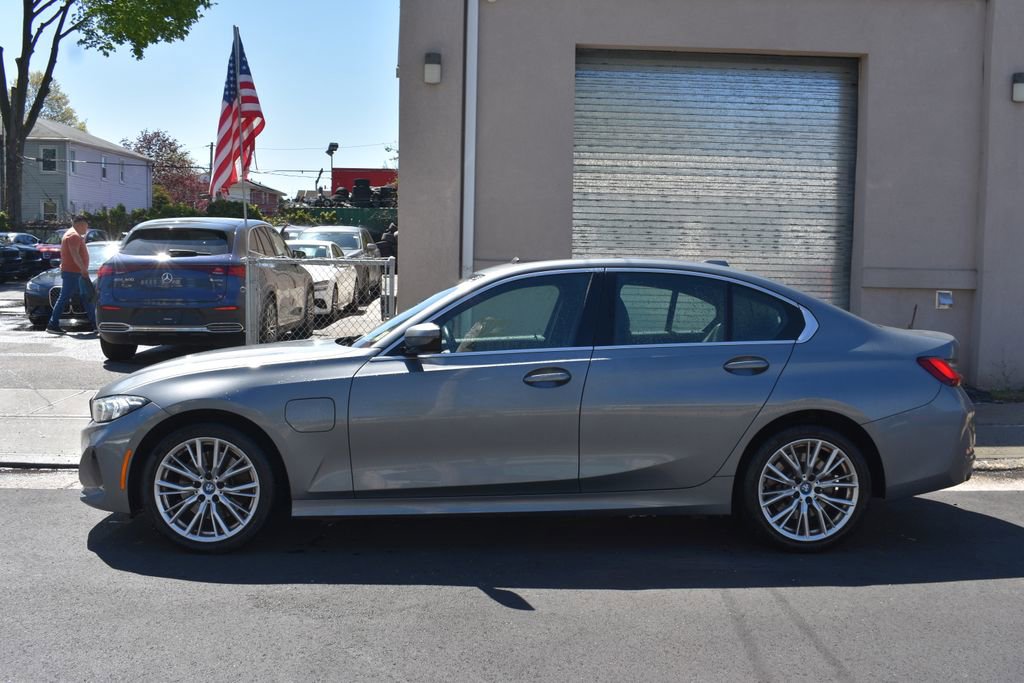 Used 2024 BMW 330e RWD image 9
