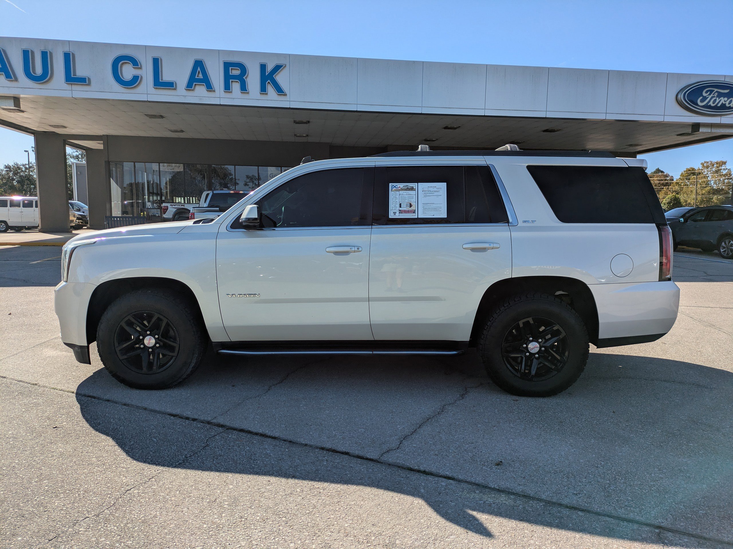 Used 2015 GMC Yukon SLT w/ HD Trailering Package image 8