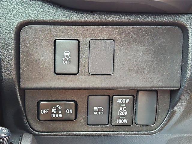 Used 2023 Toyota Tacoma TRD Off-Road AWD/4WD image 17