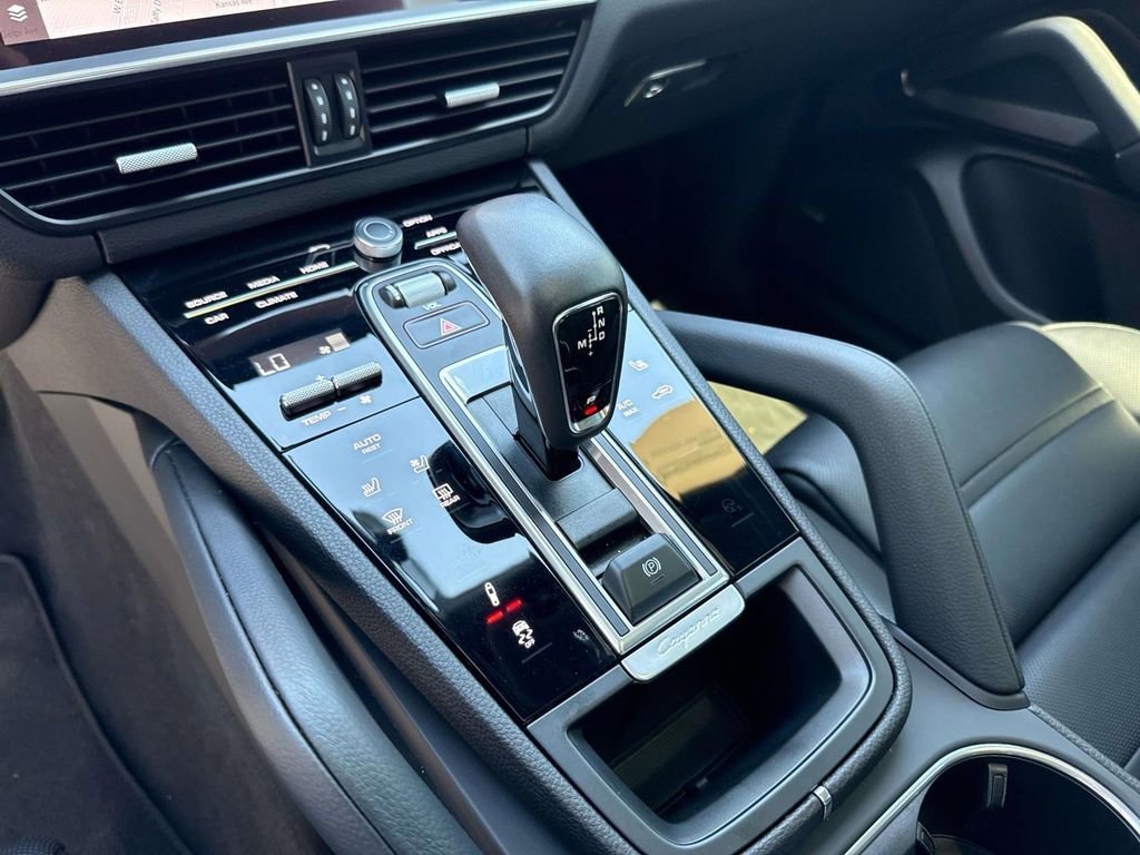 Certified 2023 Porsche Cayenne S Platinum AWD/4WD image 27