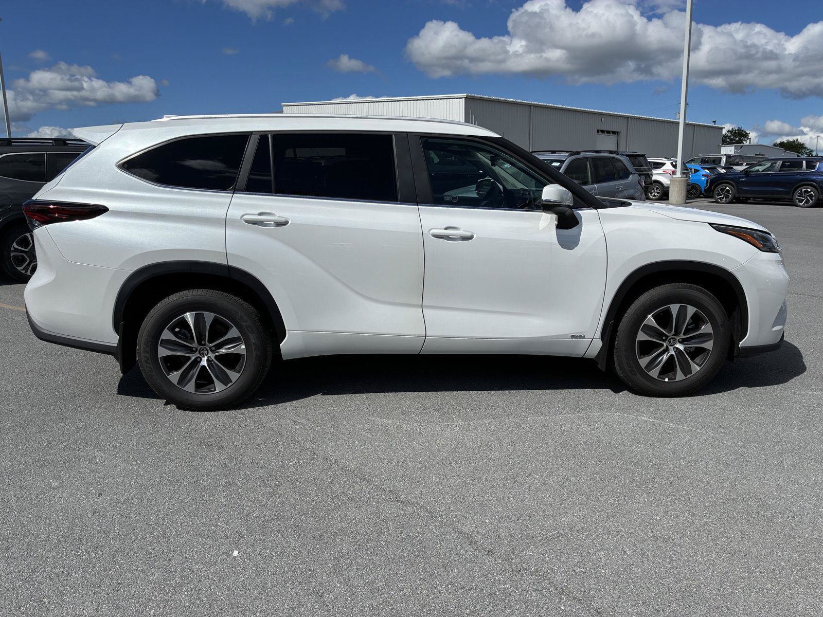 Used 2026 Toyota Highlander XLE AWD/4WD image 8
