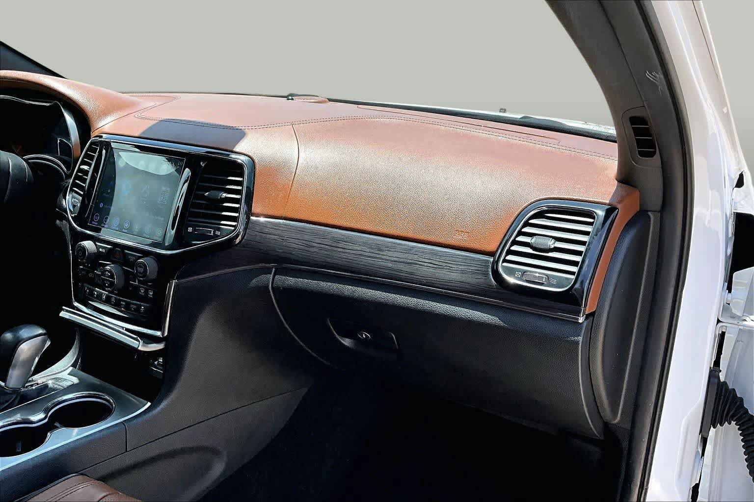 Used 2020 Jeep Grand Cherokee Overland RWD image 19