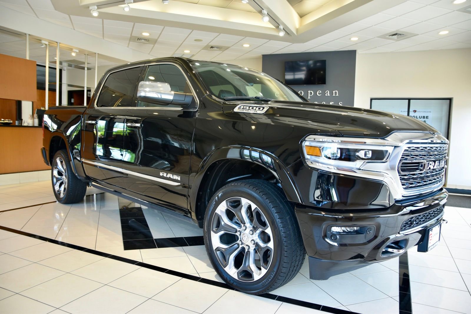 Used 2022 RAM 1500 Limited image 1