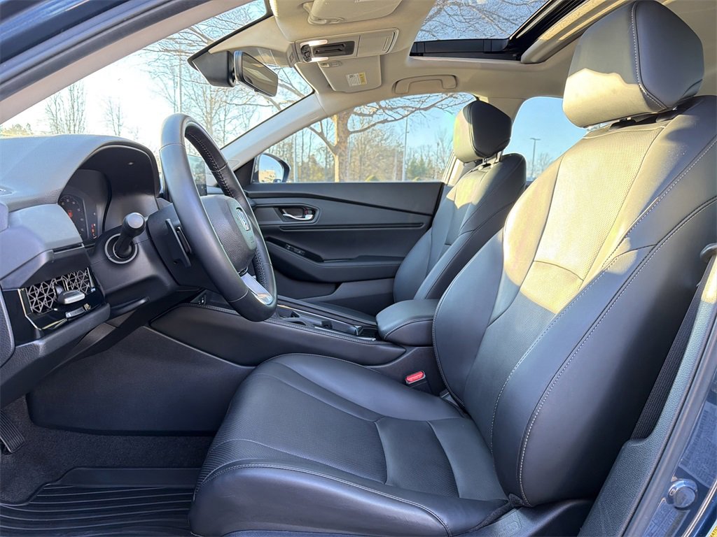 Used 2024 Honda Accord Touring image 11