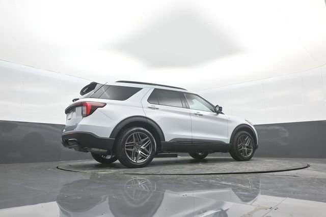 New 2026 Ford Explorer ST-Line w/ ST-Line Street Pack image 35