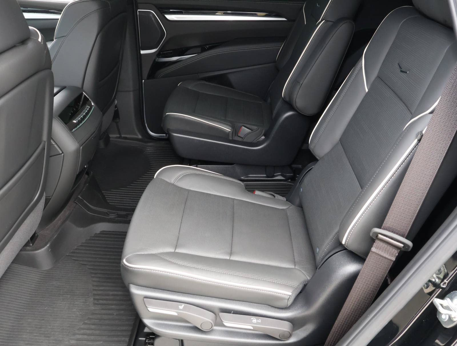 Certified 2026 Cadillac Escalade Sport w/ Touring Package AWD/4WD image 28
