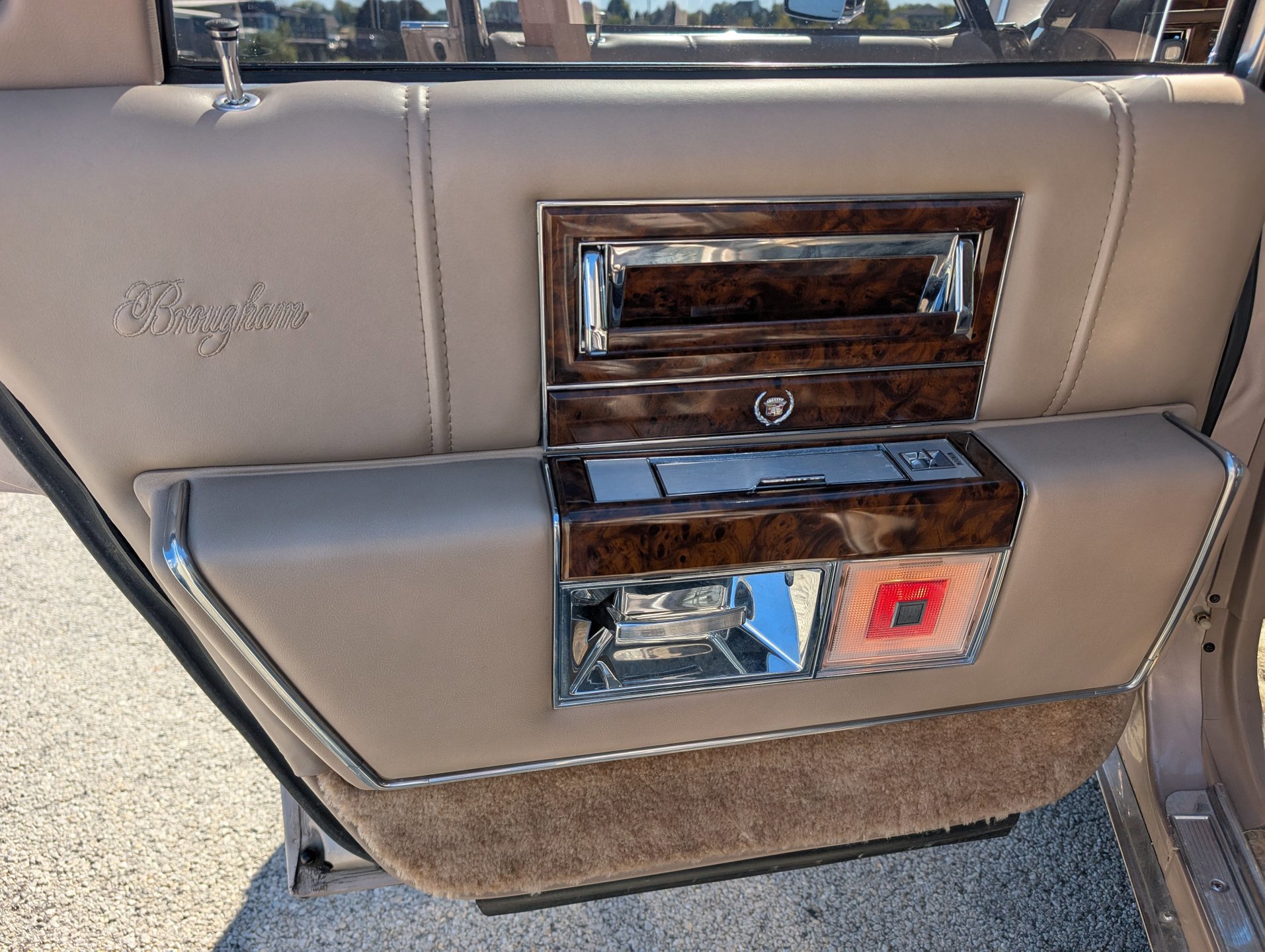 Used 1990 Cadillac Brougham image 91