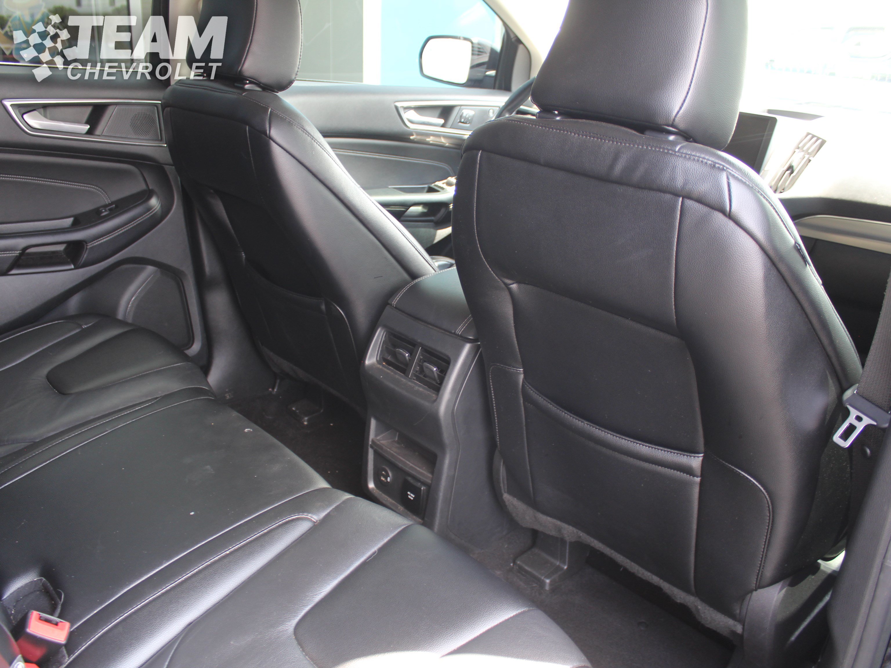 Used 2022 Ford Edge Titanium AWD/4WD image 24