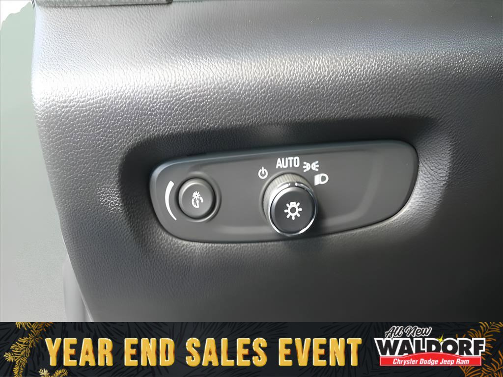 Used 2024 Chevrolet Traverse Premier w/ Redline Edition image 18