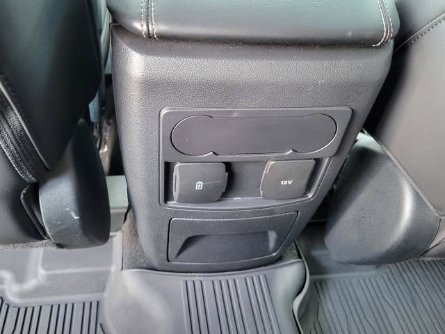 Used 2024 Ford Explorer XLT w/ Equipment Group 202A AWD/4WD image 13