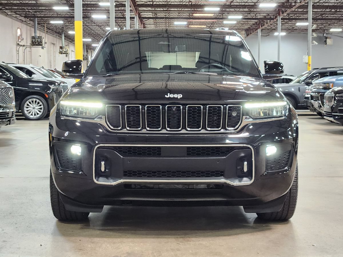 Used 2025 Jeep Grand Cherokee Overland w/ Adv Protech Group III AWD/4WD image 2