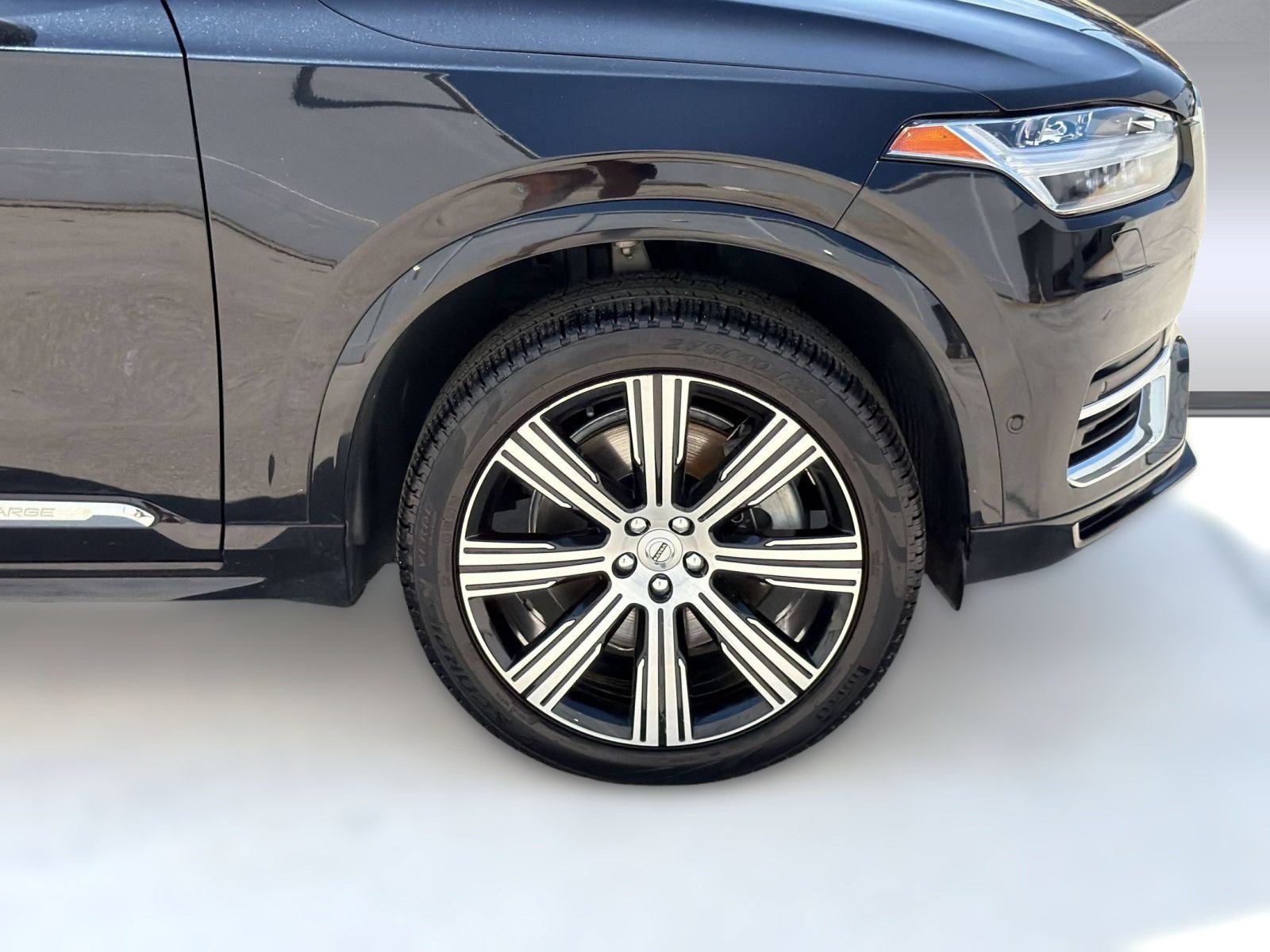 Used 2024 Volvo XC90 T8 Plus w/ Protection Package Premier AWD/4WD image 11