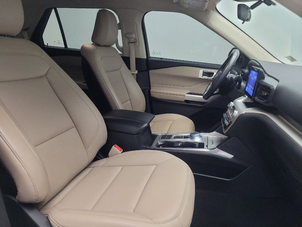 Used 2020 Ford Explorer XLT w/ Equipment Group 202A image 21
