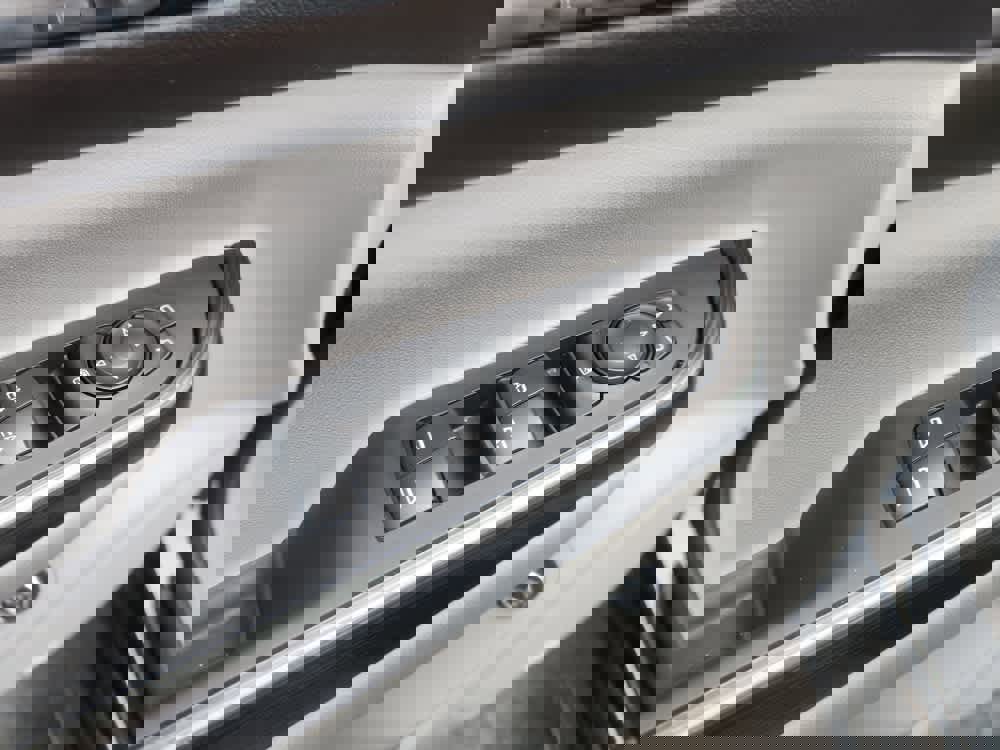 Used 2023 GMC Acadia SLT image 25