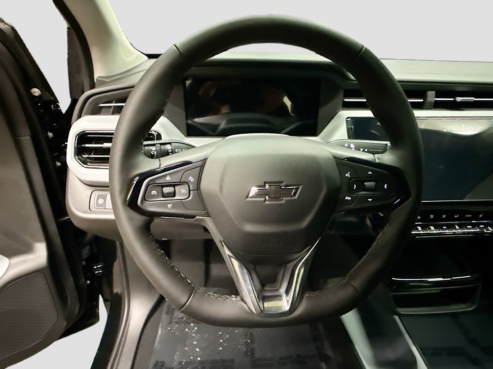 New 2027 Chevrolet Bolt LT w/ Comfort Package FWD image 13