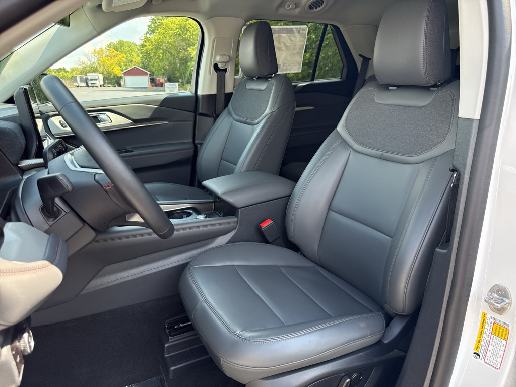 New 2026 Ford Explorer Active w/ Active Comfort Package AWD/4WD image 32