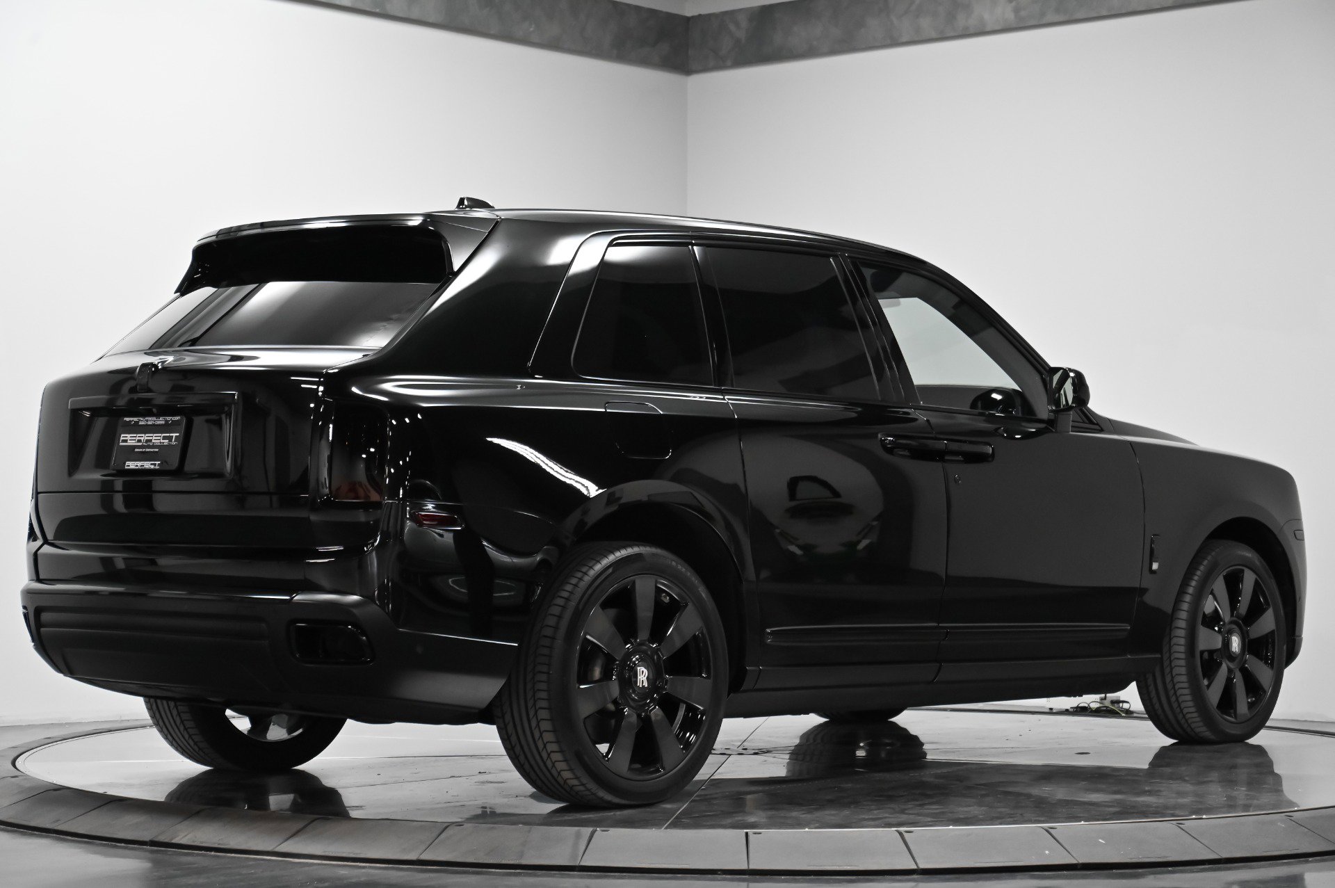 Used 2019 Rolls-Royce Cullinan image 13