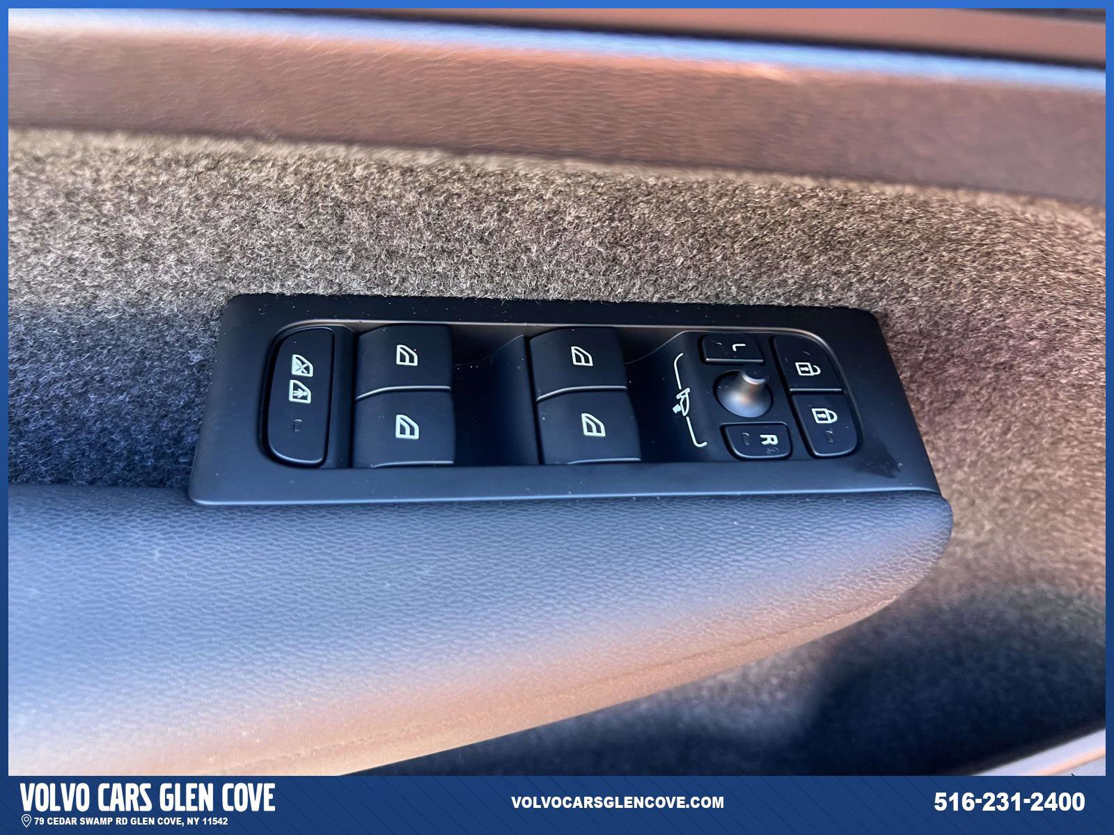 Used 2026 Volvo XC40 B5 Ultra w/ Climate Package image 16