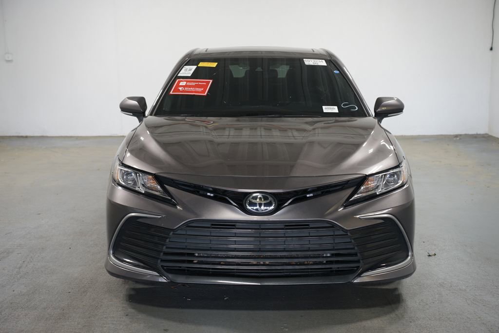 Used 2024 Toyota Camry LE w/ Convenience Package FWD image 2