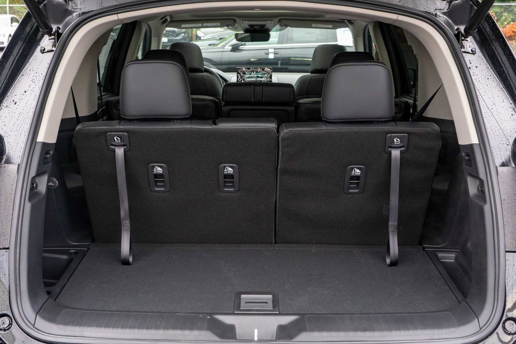 New 2025 Honda Pilot Touring image 13