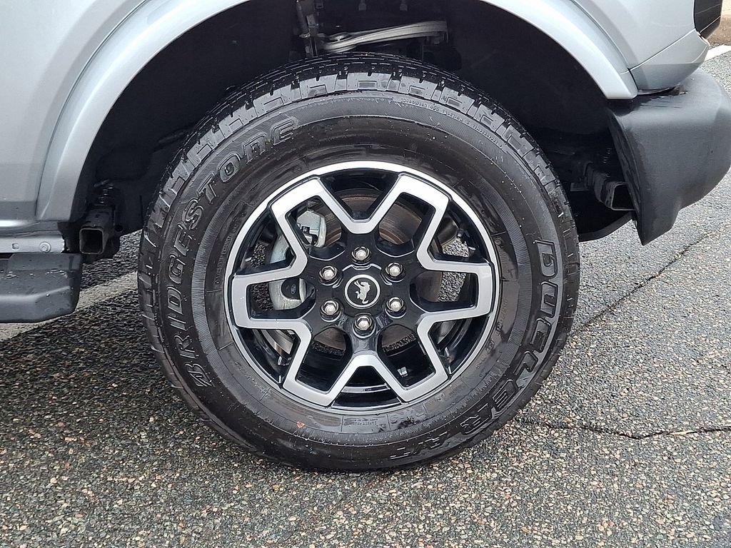 Used 2023 Ford Bronco Outer Banks image 11