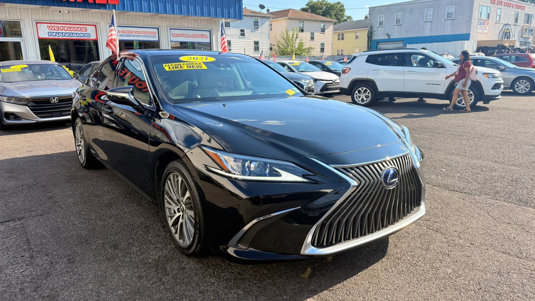 Used 2021 Lexus ES 300h w/ Premium Package FWD image 2