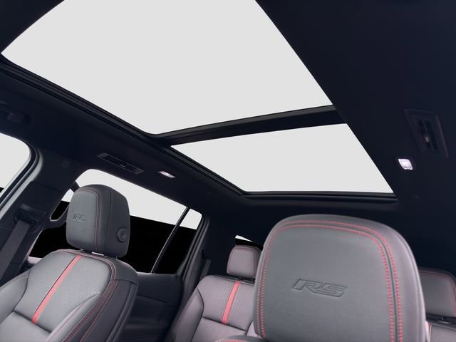 Used 2025 Chevrolet Traverse RS image 24