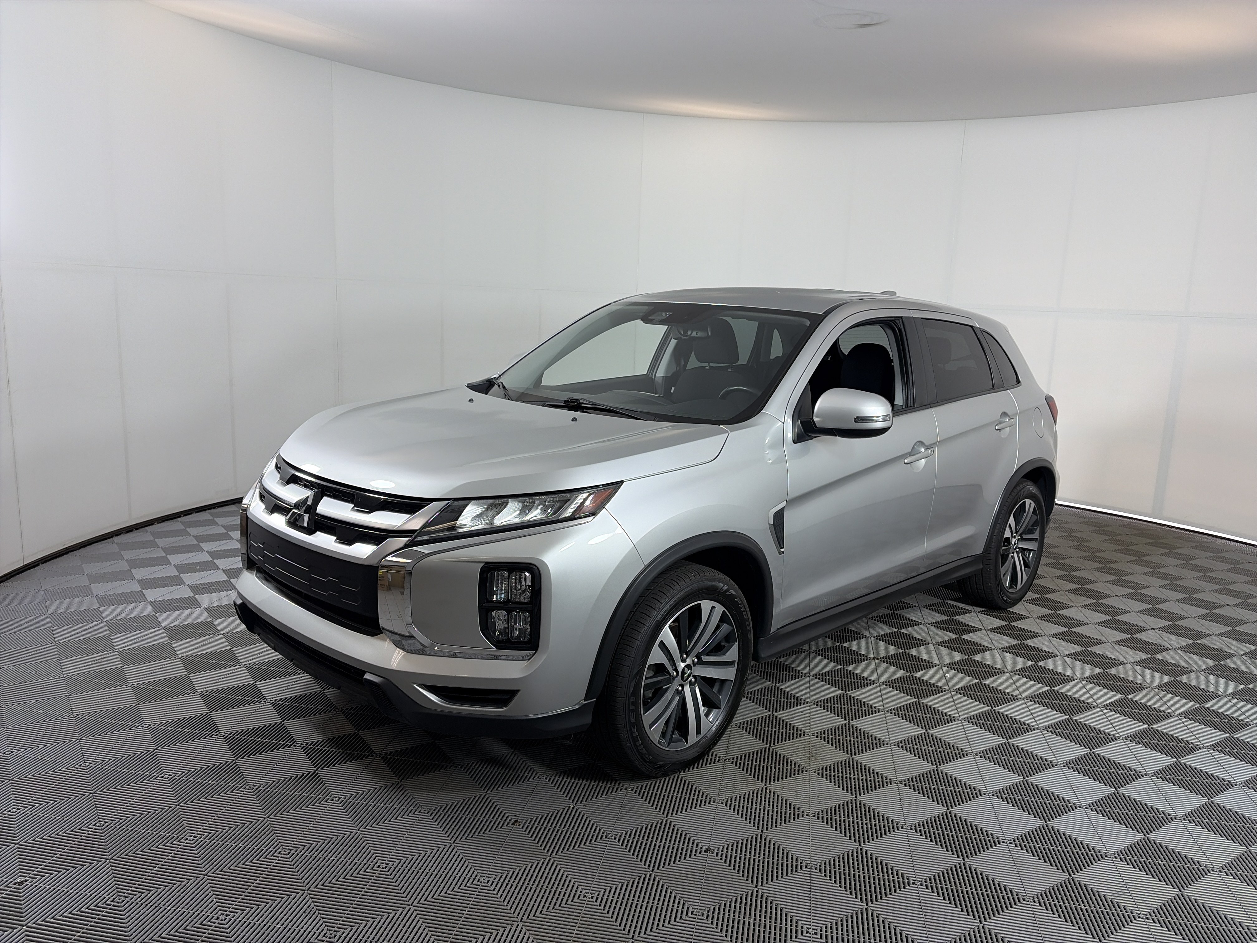 Used 2021 Mitsubishi Outlander Sport SE FWD image 2