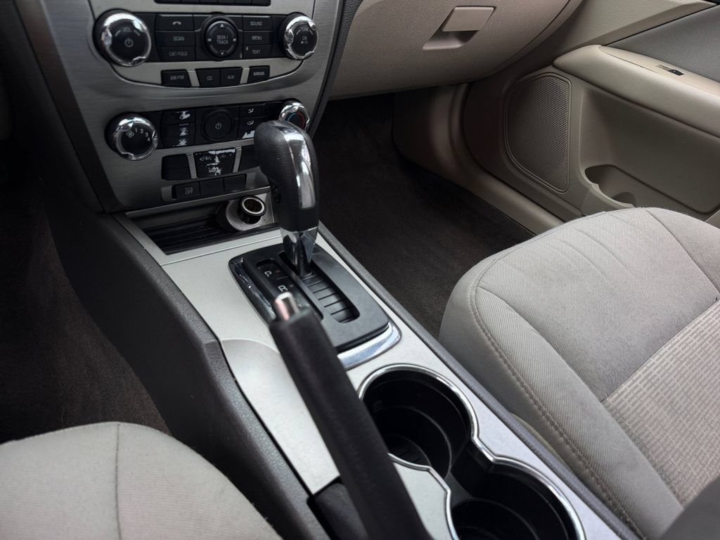 Used 2012 Ford Fusion SE FWD image 22