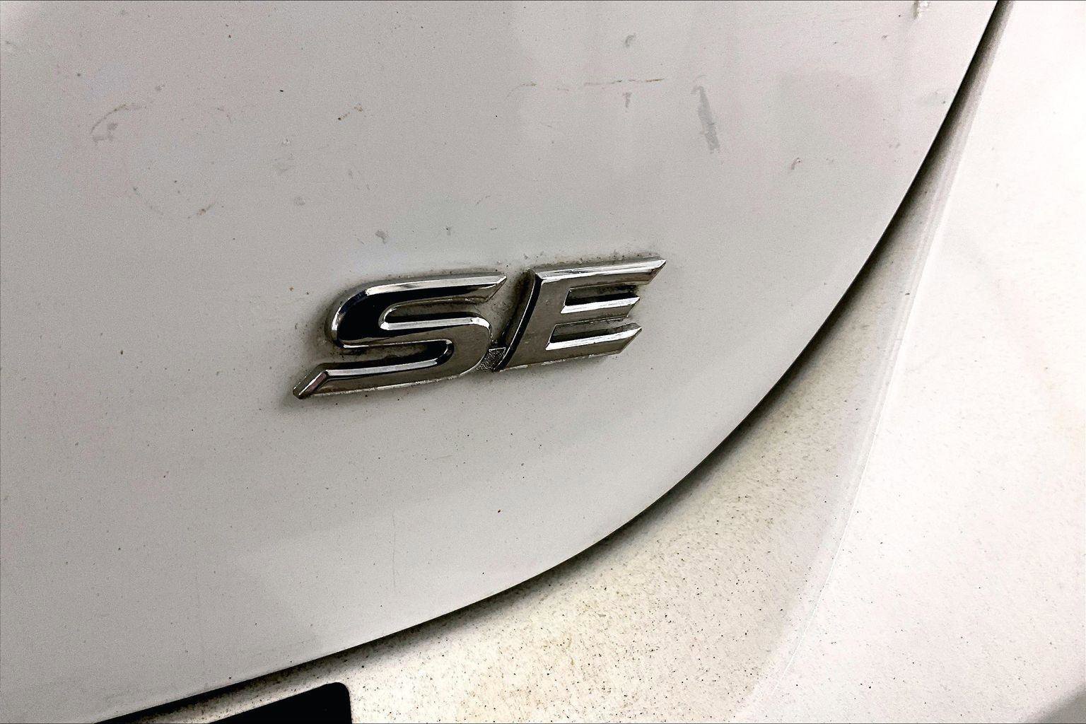 Used 2019 Toyota Camry SE image 13