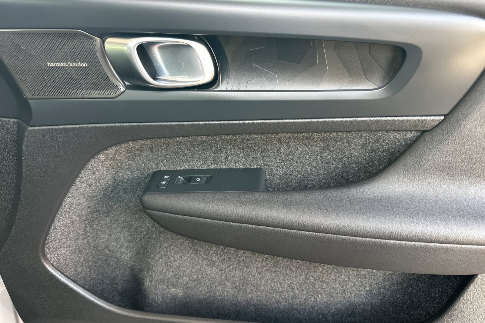 Certified 2023 Volvo C40 P8 Recharge Ultimate w/ Protection Package Premier AWD/4WD image 20