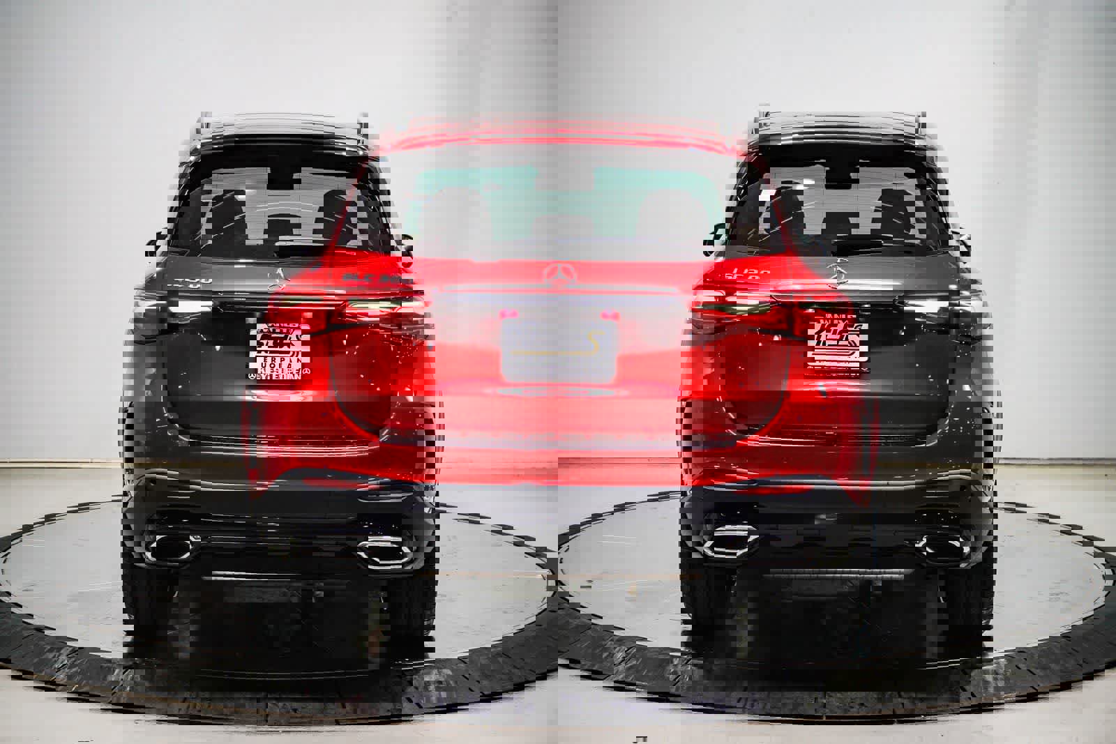 Used 2026 Mercedes-Benz GLC 300 image 3