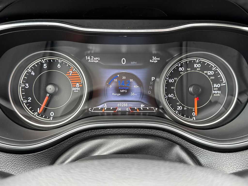 Used 2019 Jeep Cherokee Limited FWD image 32