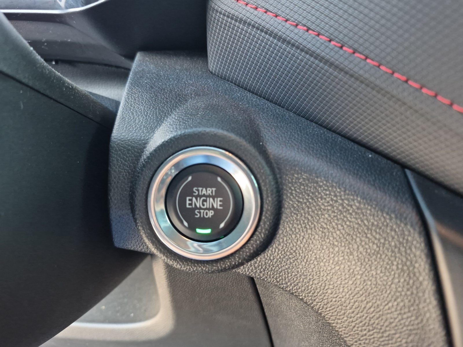 Used 2022 Chevrolet TrailBlazer RS w/ Sun and Liftgate Package FWD image 32