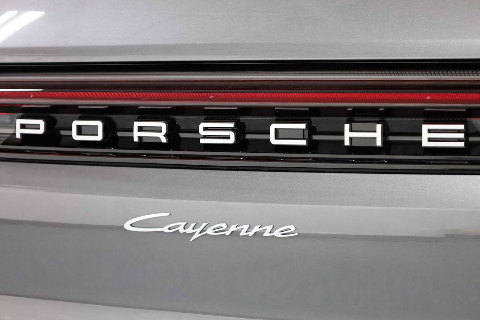 Certified 2024 Porsche Cayenne image 10