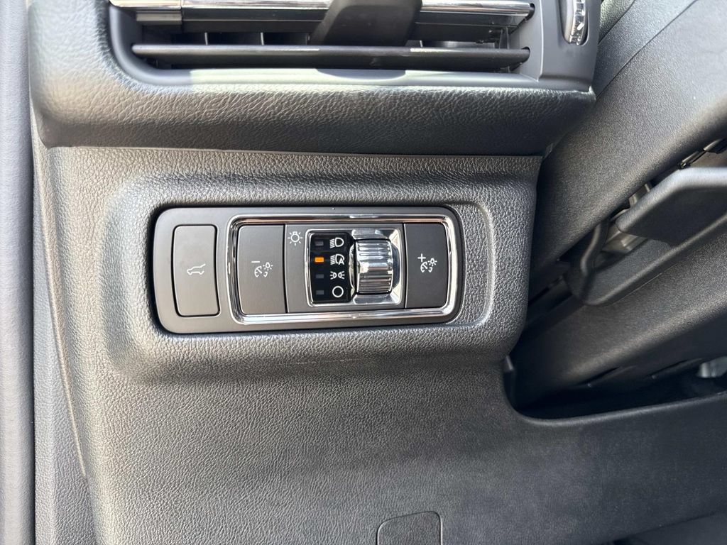 Certified 2026 Lincoln Corsair Premiere AWD/4WD image 31