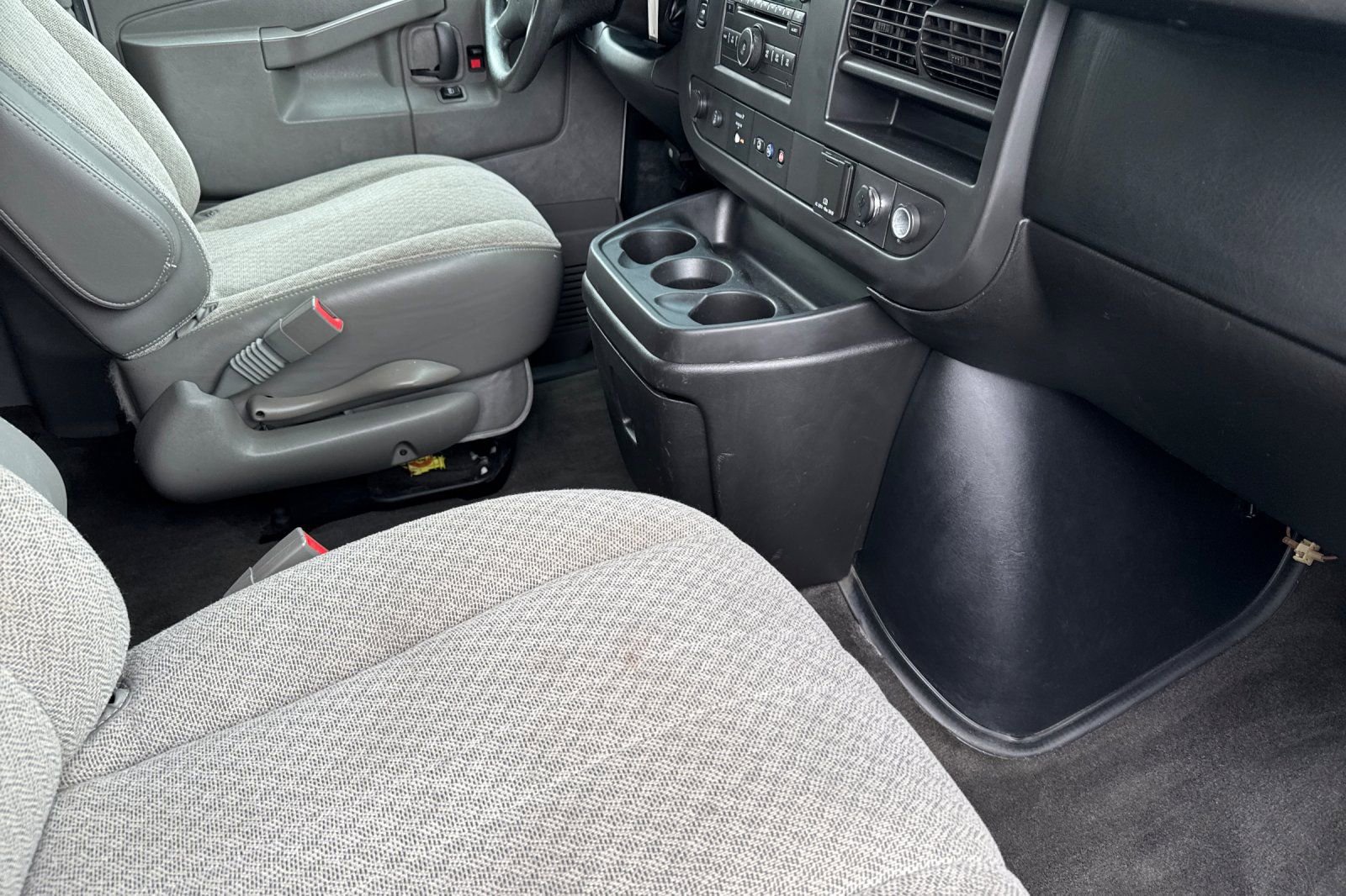 Used 2017 Chevrolet Express 3500 LT w/ LT Preferred Equipment Group image 16