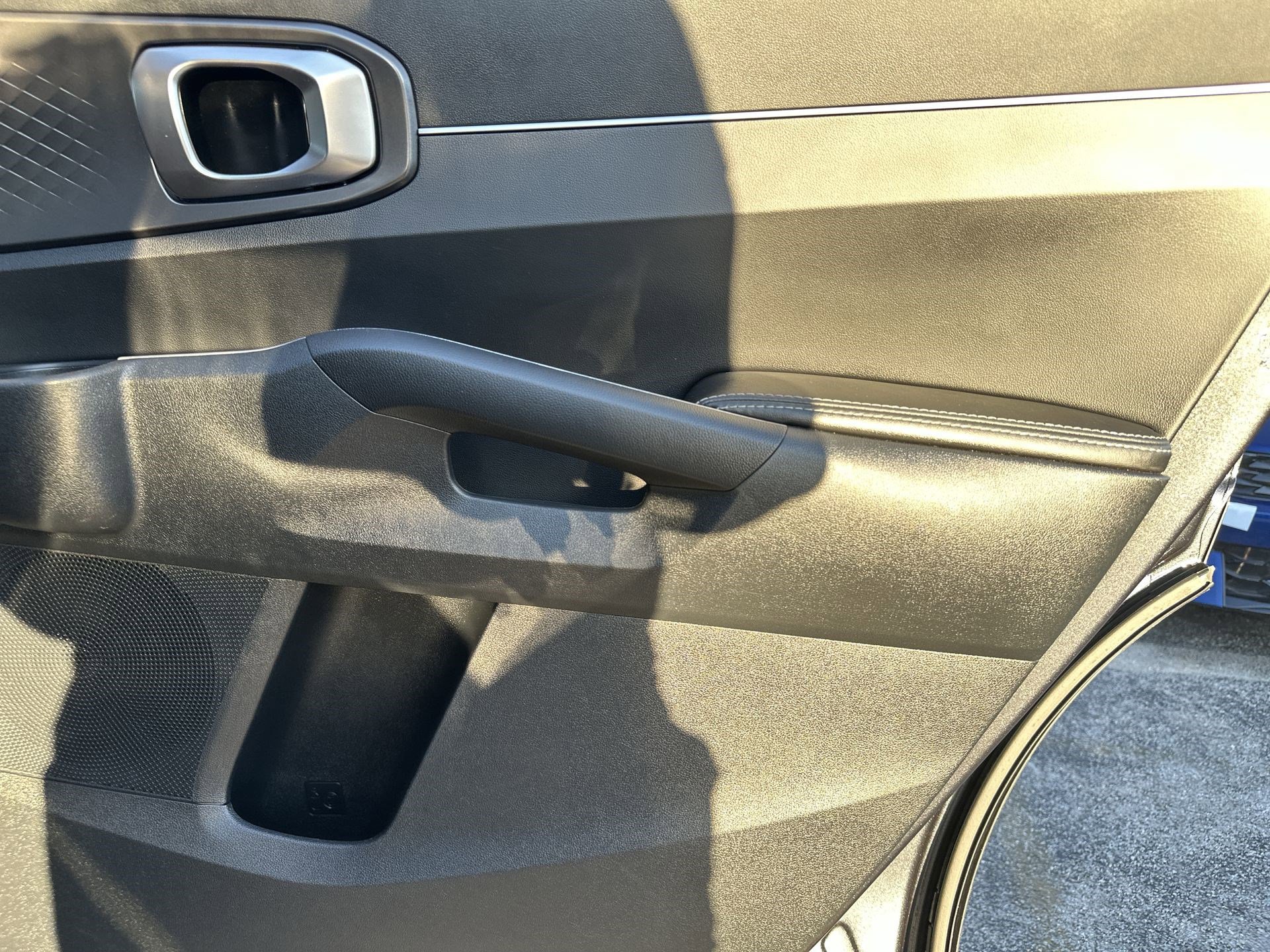 Used 2023 Kia Sorento LX image 30