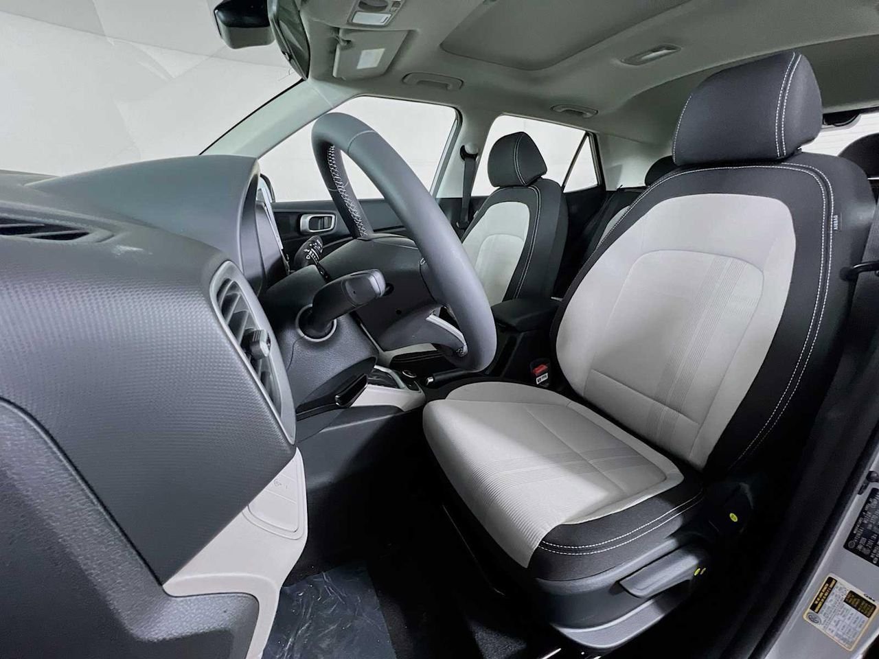 New 2026 Hyundai Venue SEL FWD image 13