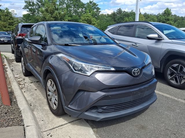 Used 2019 Toyota C-HR LE FWD image 3