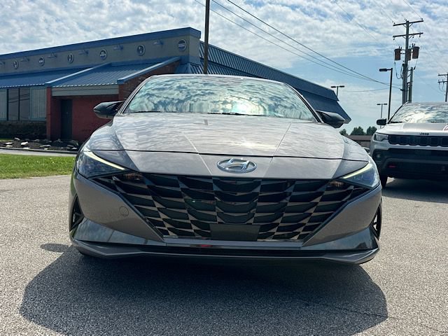 Used 2022 Hyundai Elantra Limited w/ Cargo Package FWD image 11