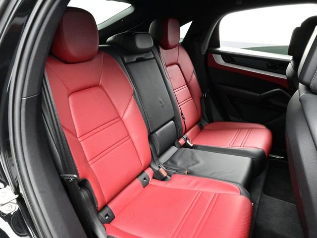 Certified 2024 Porsche Cayenne Coupe AWD/4WD image 17