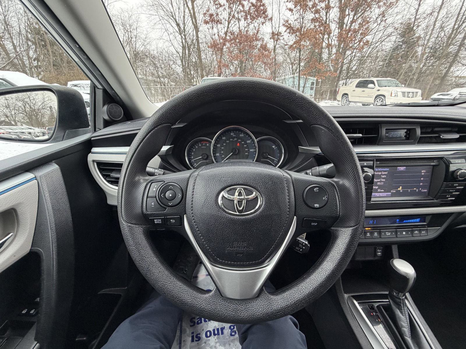 Used 2014 Toyota Corolla LE image 8