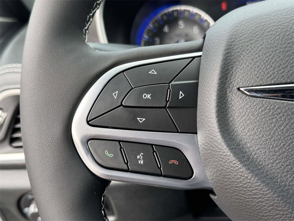 New 2026 Chrysler Pacifica Select image 21