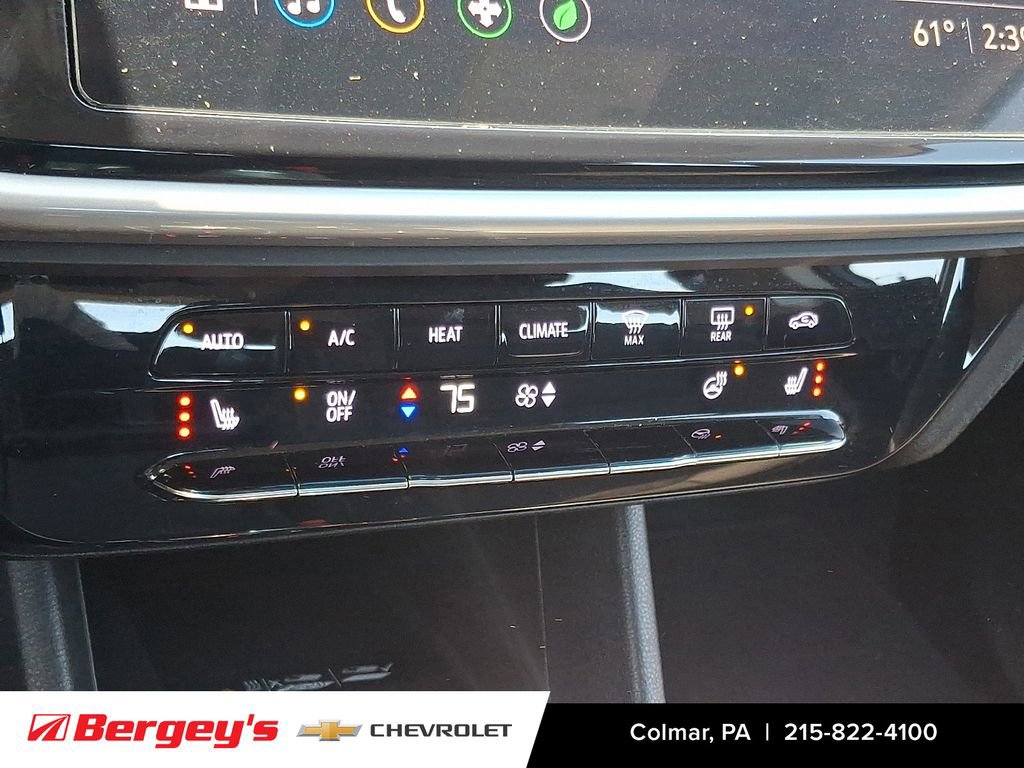 Used 2022 Chevrolet Bolt LT w/ Infotainment Package image 18